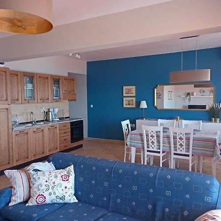 Navy Blue Apartment Nea Skioni Luaran gambar