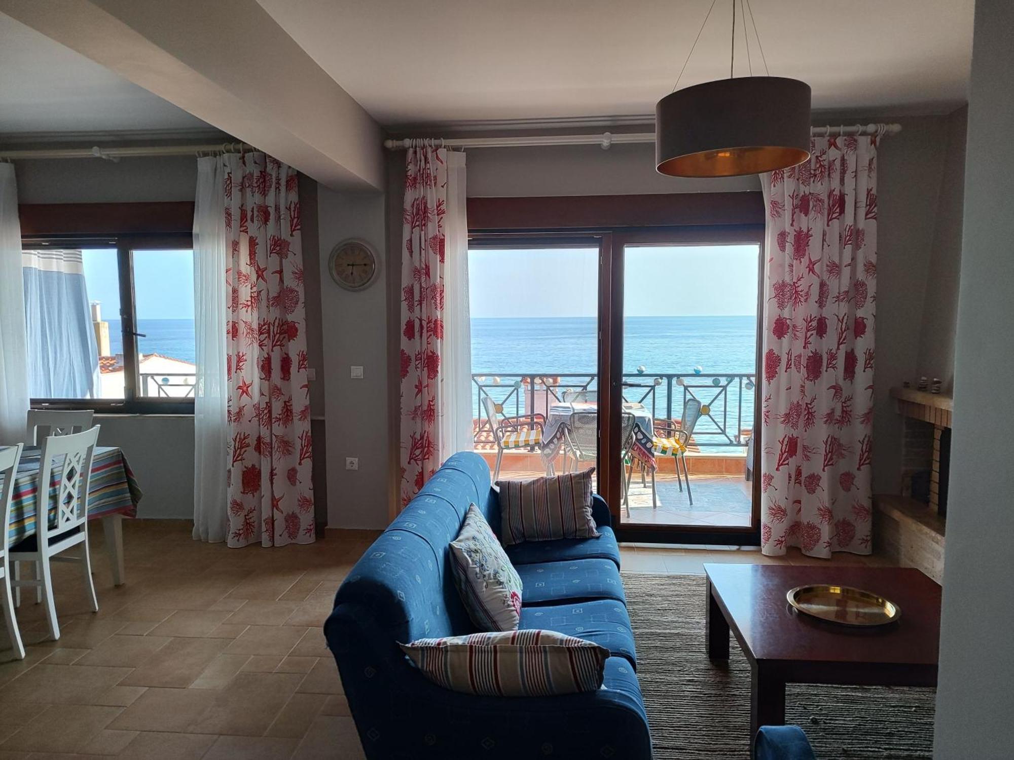 Navy Blue Apartment Nea Skioni Luaran gambar